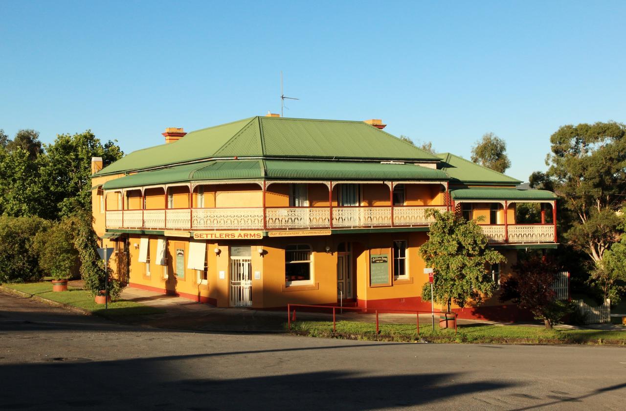 Settlers Arms Hotel Dungog Dış mekan fotoğraf